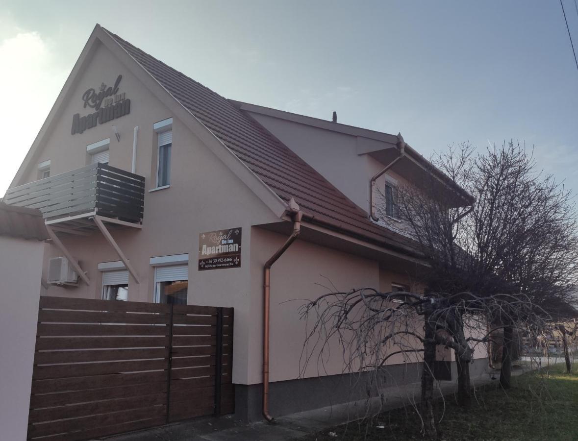 Appartamento Royal De Lux Hajdúszoboszló Esterno foto